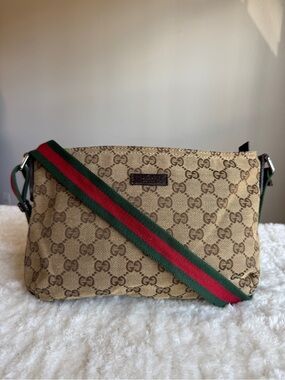 Gucci Beige GG Supreme Canvas Crossbody with Green/Red Web Strap